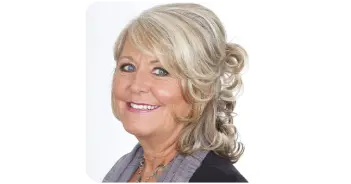 Satisfied customer sharing her experience with Renew